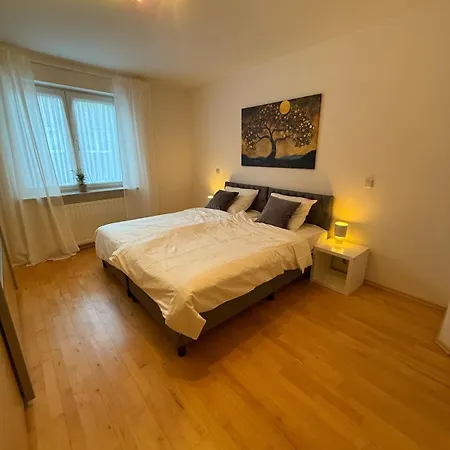 Apartament Sehr Schoene 100 Qm Zentrale Lage 5 Min Nach Aachen *